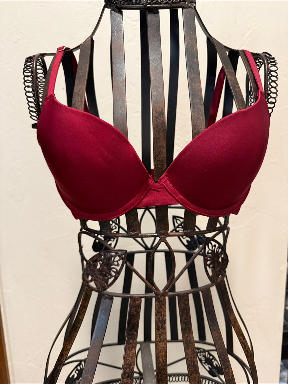 Vince Camuto Molded Plunge Bra in Burgundy